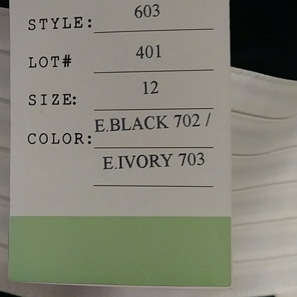 Gown - Picture 4 of 7